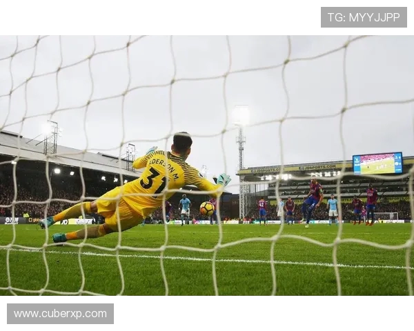 曼城凭京多安倒钩破门领先富勒姆 埃德森多次神勇扑救守住优势